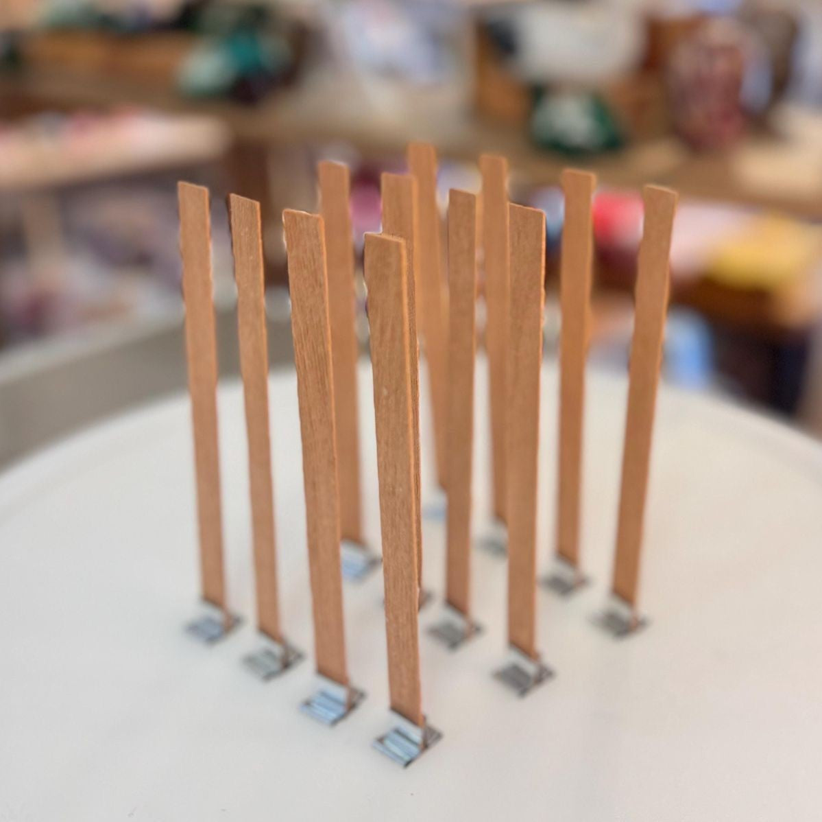 فتائل خشبية مسطحة مع مشابك معدنية