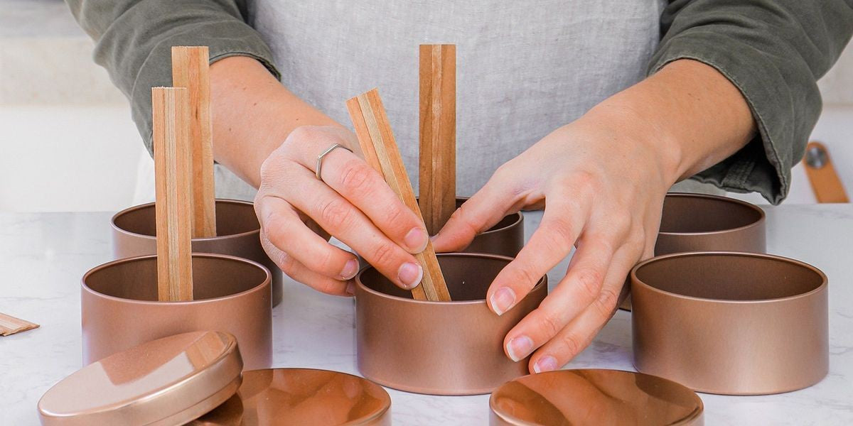 فتائل خشبية مسطحة مع مشابك معدنية