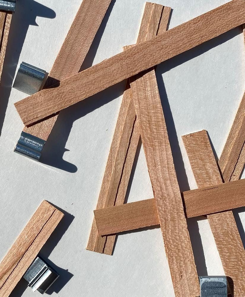 فتائل خشبية مسطحة مع مشابك معدنية